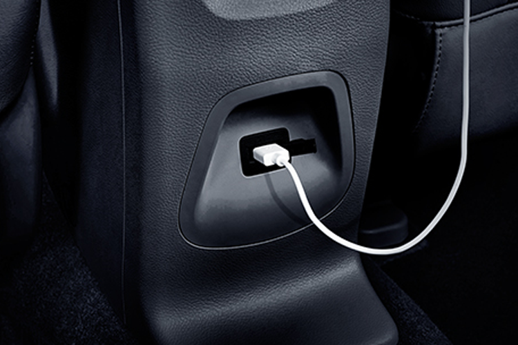 2nd ROW USB CHARGING